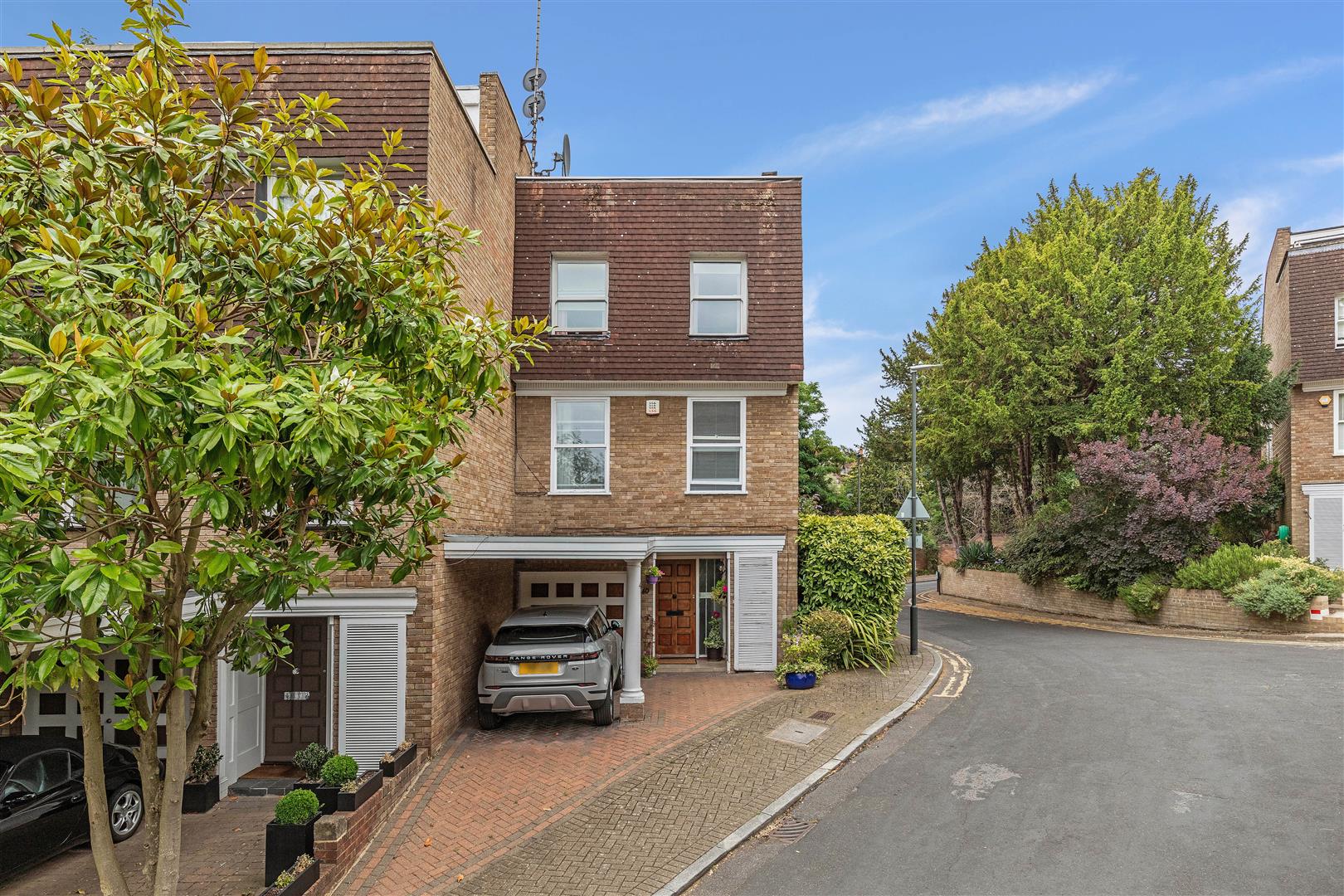 Welford Place, Wimbledon Andrew Scott Robertson